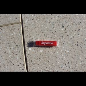 SUPREME TOOTHBRUSH